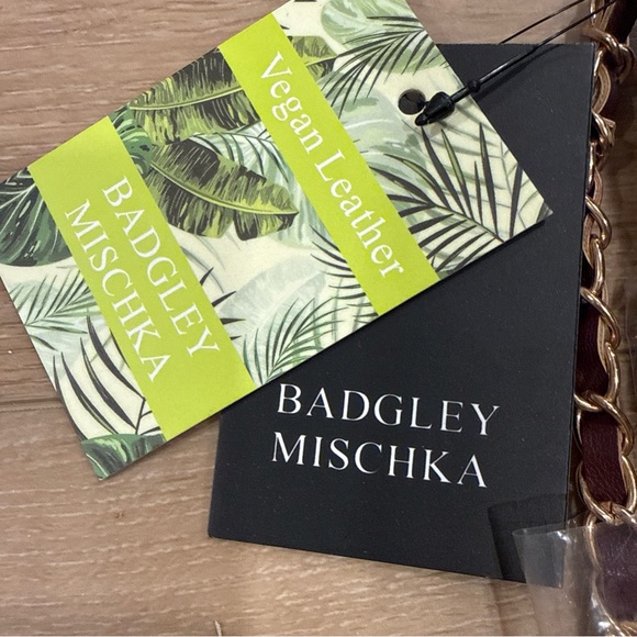 Badgley Mischka Small Pleated Crossbody Bag Vegan Leather Burgundy Plumb NWT - Picture 3 of 12